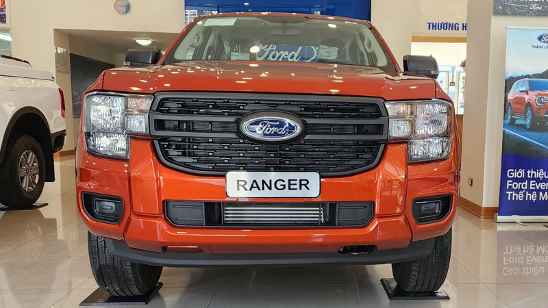 Ford-ranger-vinh-nghe-an-xls-4x4mt-dau-xe