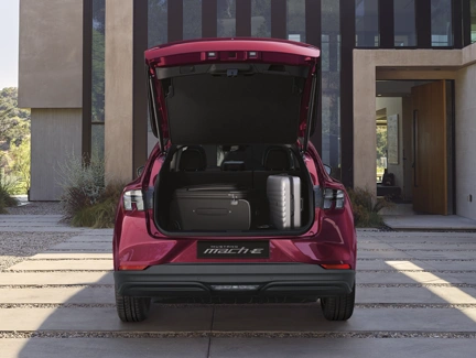 Ford Mustang Mach E có cốp sau rộng rãi