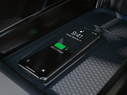 Ford Mustang Mach-E: Sạc Không Dây Tiện Lợi & Hiện Đại