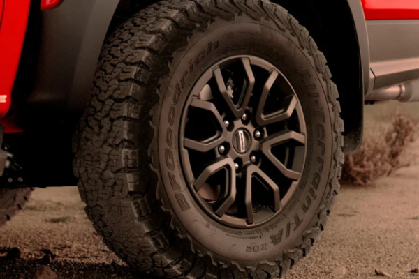 La-zăng hợp kim địa hình