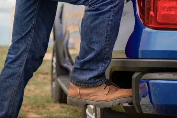 Bậc lên xuống phía sau