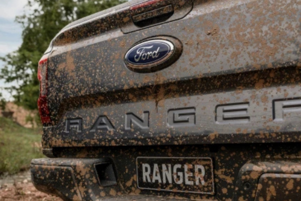 Cụm đèn led và cửa sau ấn tượng