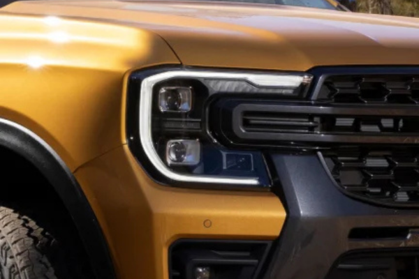 Bộ đèn pha led hình chữ C